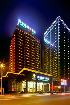 成都赛仑吉地大酒店酒店外观-夜景图片