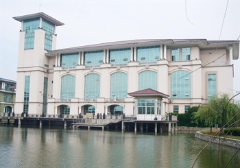 南京海陵会议中心酒店外观-池塘图片