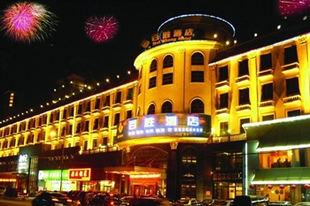 南昌百胜酒店酒店夜景图片