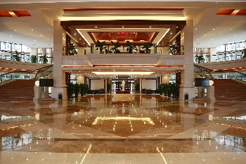 瑞丽景成地海温泉度假中心酒店大堂图片