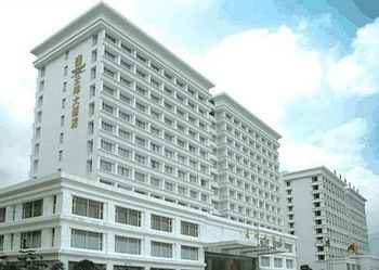 广州云峰大酒店酒店外观图片