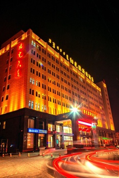 鄂尔多斯阳光澳斯特酒店（达拉特旗）酒店外观-夜景图片