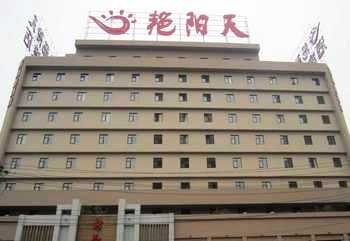 武汉艳阳天新荆楚酒店(黄鹤楼店)酒店外观图片