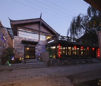 丽江老房子束河元年度假别院酒店外观图片
