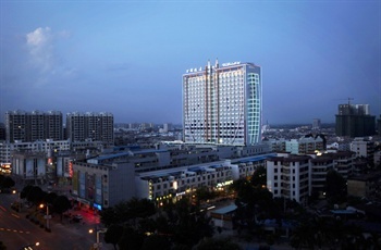 钦州万国饭店外观夜景图片